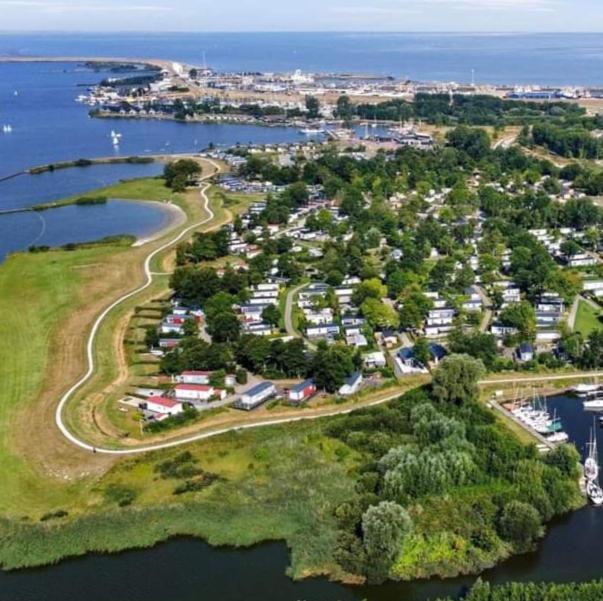 Bj Chalets - Robbengat 85 - Gezellige Chalet Op Vakantiepark Lauwersoog! Vroege Incheck! Met Airco! Eksteriør bilde
